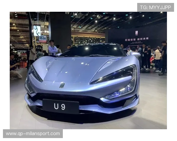 “豪车飙速：极致性能展现”，超级豪车
